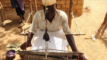 Nijerya'da kumaş dokumacılığı "sakar hannu" zamana direniyor