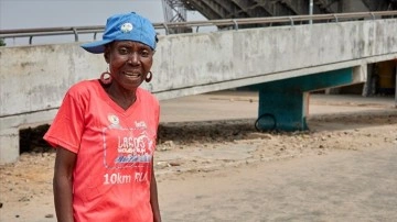 Nijeryalı 64 yaşındaki kadın, maraton tutkusundan vazgeçmiyor