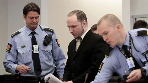 Norveç'te 77 kişiyi katleden Breivik'in mahkemeleri terör propagandasında kullanması tepki