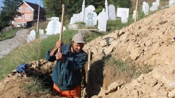 Novi Pazarlı Mujkovic, 30 yılda 11 binden fazla kişinin mezarını kazdı