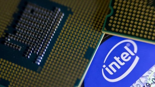Intel'in geliri üçüncü çeyrekte arttı