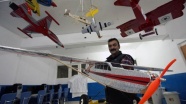 Oğlu için yaptığı model uçakları şimdi yurt dışına satıyor