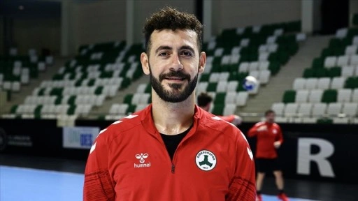 Öğretmen hentbolcu Enes Gümüşok, başarılı sporcular yetiştirecek