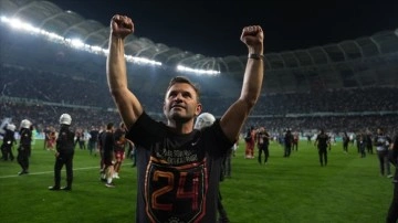 Okan Buruk, ikinci sezonunda da Galatasaray'ı rekorlarla şampiyonluğa taşıdı
