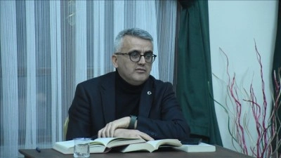 Okuyunca &ccedil;ok etkilendiği Kutadgu Bilig eserini iki yıldır anlatıyor