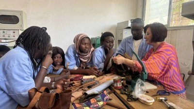 Olgunlaşma Enstit&uuml;s&uuml; &ouml;ğretmenleri, Dakar'da el sanatları &ouml;ğrencilerine eğitim verdi