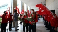 Olimpiyat şampiyonu Golbol Kadın Milli Takımı Ankara&#039;da çiçeklerle karşılandı