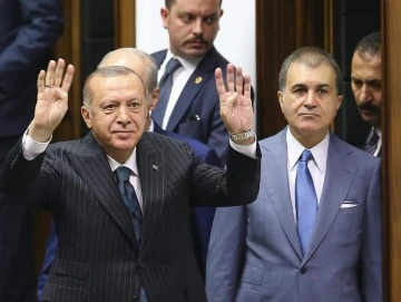 AK Parti Sözcüsü Ömer Çelik, Erdoğan’dan sonra en beğenilen isimler arasında yer aldı