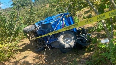 Ordu'da devrilen tarım aracındaki 2 kişi &ouml;ld&uuml;, 11 kişi yaralandı