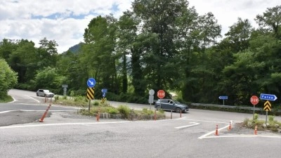 Ordu'da s&uuml;r&uuml;c&uuml;leri zorlayan kavşakta tabela sayısı 29'dan 19'a indirildi