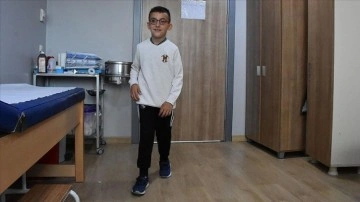 Ordu'da ayaklarından ameliyat olan Azerbaycanlı küçük Alisa yürümeye başladı