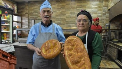 Ordulu G&uuml;m&uuml;ş &ccedil;iftinin hazırladığı ramazan pideleri yarım asırdır sofralarda