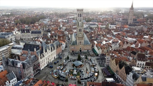 Orta Çağ'dan kalma Brugge'deki tarihi kaldırım taşları çalınıyor