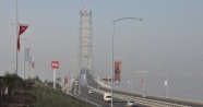 Osman Gazi Köprüsü güne sisle uyandı