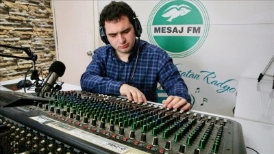 Otizmli Muhammed, &ccedil;ocukluk hayali radyo programıyla engelli bireylerin sesi oluyor