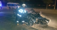 Otomobil TIR’la çarpıştı: 3 yaralı