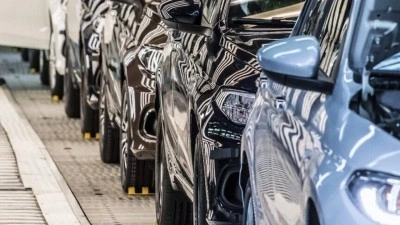 Otomobil ve hafif ticari ara&ccedil; pazarı ocak-temmuz d&ouml;neminde y&uuml;zde 10,72 daraldı