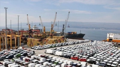 Otomotiv end&uuml;strisi şubat ayında 3,5 milyar dolarla en fazla ihracat yapan sekt&ouml;r oldu
