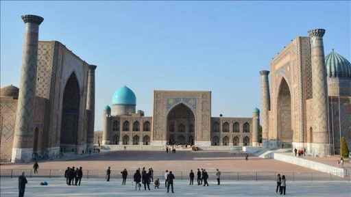 Özbekistan bağımsızlığının 34. yılını kutluyor