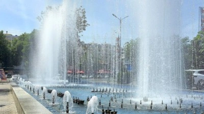 &Ouml;zbekistan'da "&ccedil;illa" sıcakları hayatı zorluyor