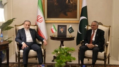 Pakistan Dışişleri Bakanı Dar, İranlı mevkidaşı Erak&ccedil;i ile telefonda g&ouml;r&uuml;şt&uuml;