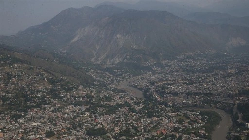 Pakistan, Hindistan'ın iddialarını çürütmek için gazetecileri Keşmir sınırına götürdü