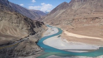 Pakistan ile Hindistan arasında sınırlar aşan su ihtilafı 75 yıldır sürüyor