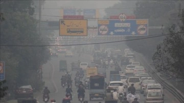 Pakistan’da hava kirliliğini azaltmak için iş yerleri erken kapatılacak