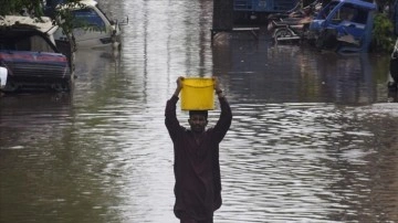 Pakistan'da Hindistan'ın neden olduğu sel nedeniyle 224 kişi tahliye edildi