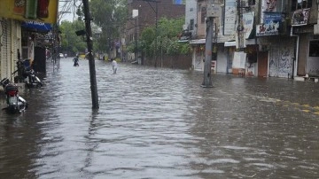 Pakistan'da muson yağmurları nedeniyle ölenlerin sayısı 91'e çıktı