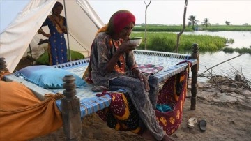 Pakistan'da selden etkilenen 9 milyon kişi daha yoksulluk riskiyle karşı karşıya