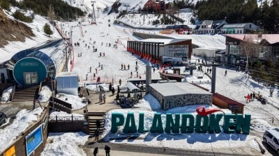 Paland&ouml;ken'de kayak sezonu 30 Nisan'a kadar uzatıldı
