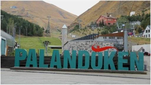 Palandöken'deki otelciler aralık ayında açılması beklenen sezon için rezervasyonları almaya baş