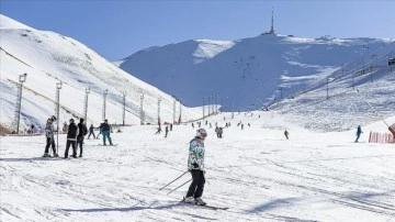 Palandöken Kayak Merkezi, 3 ayda yaklaşık 118 bin kişiyi ağırladı
