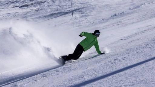 Paland&ouml;ken Kayak Merkezi'nde kayak sezonu yarın resmi olarak başlayacak