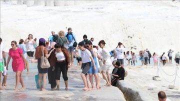 Pamukkale'yi yılın ilk yarısında yarım milyondan fazla turist gezdi