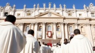 Papa çocuk istismarcısı iki din adamını papazlıktan çıkardı