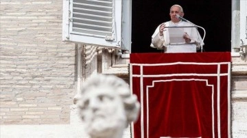Papa'nın Lübnan ziyaretinin sağlık sebeplerinden dolayı ertelendiği açıklandı