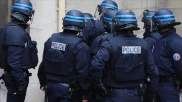 Paris Belediyesine yolsuzluk soruşturması kapsamında polis baskını
