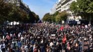 Paris'te Çalışma Yasası Reformu protesto edildi