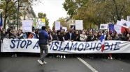 Paris&#039;te İslam karşıtı açıklamalar ve saldırılar protesto edildi
