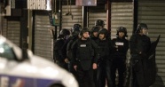 Paris'te terör operasyonu: 3 terörist öldürüldü, 5'i yakalandı