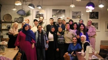 Paris'te ailelerinden uzaktaki Müslüman öğrenciler iftarda buluştu