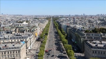Paris'te elektrikli skuter kiralama hizmetine referandumda "hayır" çıktı