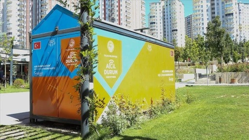 Parklara konulan "acil durum konteynerleri" hayat kurtaracak