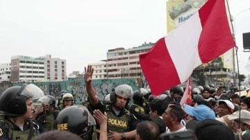 Peru'daki protestolarda ölenlerin sayısı 26'ya yükseldi