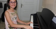 Piyanoda bir yıldız doğuyor: 10 yaşında onlarca bestesi var