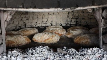'Piynar' odunu geleneksel Kula ekmeğine lezzet katıyor