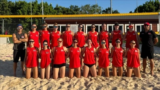 Plaj voleybolu hazırlık ve genel yetenek seçme kampı Antalya'da başladı