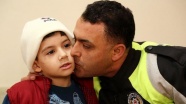 'Polis amcam üşüyor' diye ağlayan çocuk polis amcasıyla buluştu